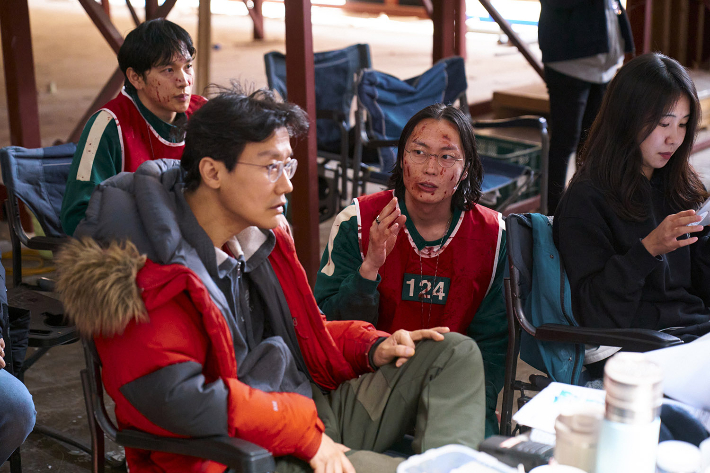 배우 노재원은 가장 인상적인 게임으로 숨바꼭질 게임을 꼽았다. 그는 "대본을 읽을때도 가장 충격적이었고, 그 안에 감정과 깊은 관계들이 다 묻어나오더라"며 "아이러니하게도 남규는 그 순간이 가장 신나고 기뻐뻐하는 장면이었다"고 말했다. 넷플릭스 제공