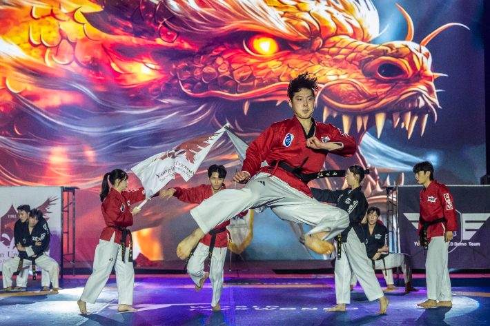 '강원·춘천2025세계태권도문화축제'가 지난 7일 송암스포츠타운에서 개막했다. 춘천시 제공