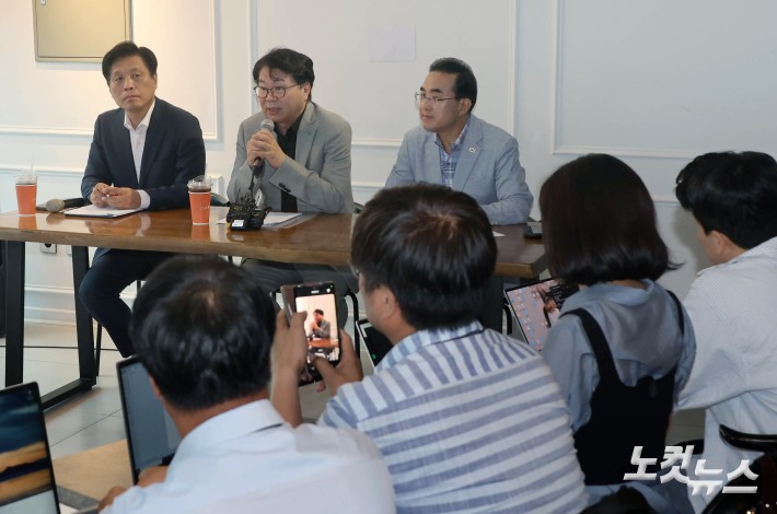 국정기획위원장 기자간담회