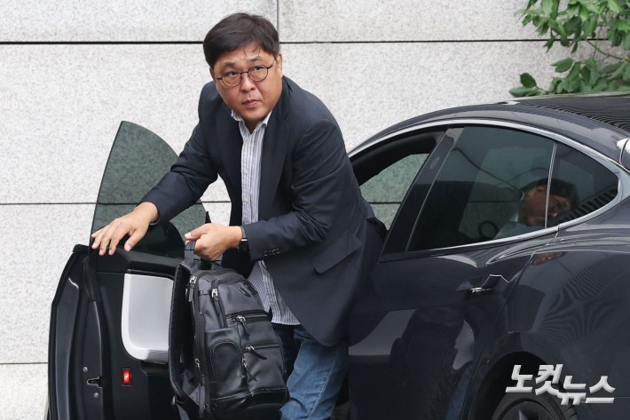 최휘영 문체부 장관 후보자, 청문회 준비 사무실 출근