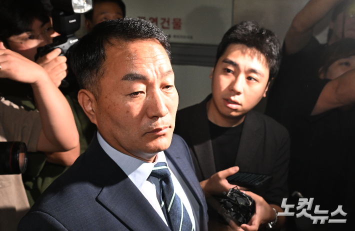 지난 2023년 7월 채상병 사고를 수사한 당시 박정훈 전 해병대 수사단장에게 수사 외압을 가한 의혹을 받는 김계환 전 해병대사령관이 7일 오전 서울 서초구 순직해병 특검 사무실에 조사를 받기위해 출석하고 있다. 류영주 기자