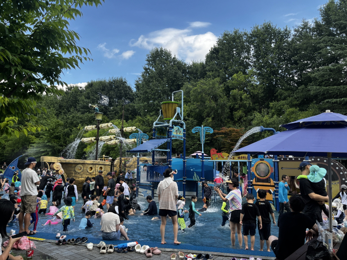 광주광역시는 북구 오룡동에 위치한 '광주 시민의 숲 물놀이장'을 오는 7월 19일부터 8월 17일까지 총 30일간 무료 운영한다. 광주시 제공