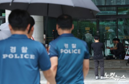 재구속 후 소환을 거부한 윤석열 전 대통령이 14일 내란 특검팀 (특별검사 조은석)의 소환에 또 불응했다.사진은 14일 오후 내란특검팀 사무실이 위치한 서울고검의 모습.