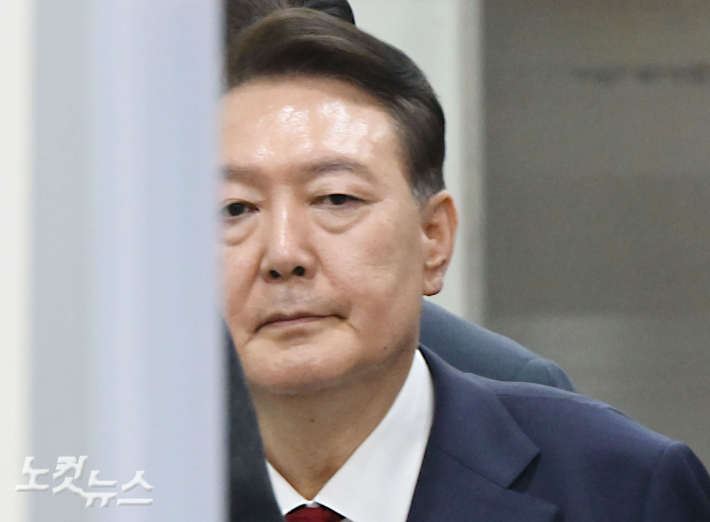 [속보]특검 "서울구치소장에 尹 3시30분까지 조사실 인치 협조공문"