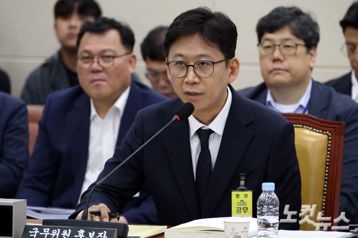 배경훈 과학기술정보통신부 장관 후보자가 14일 서울 여의도 국회 과학기술정보방송통신위원회에서 열린 인사청문회에서 의원 질의에 답변을 하고 있다. 윤창원 기자