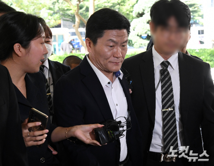 '이태원 참사' 전 용산서장 2심, 특조위 결론 전까지 중지