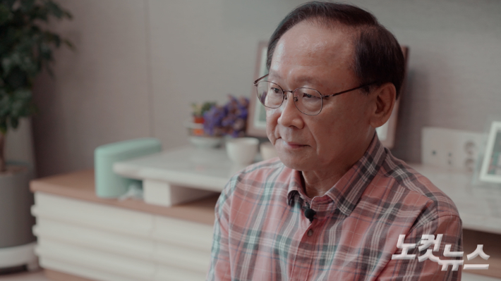 지난 12일 경기 시흥에서 만난 故신기철 선생의 둘째 아들 신상진(64)씨. 남성경 크리에이터.