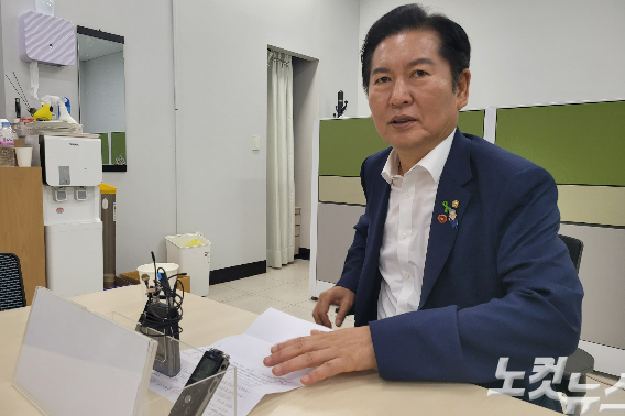정청래 "국회 의결로 정당해산 논의 가능하도록 개정안 발의"
