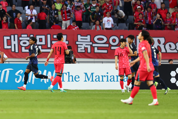 관중석 절반 겨우 채운 한일전…흥행·우승 모두 놓친 동아시안컵