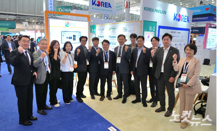 육동한 춘천시장이 16일(현지시간) 미국 보스턴에서 열린 세계 최대 바이오 전시회 'BIO USA 2025'에 참석했다. 진유정 기자