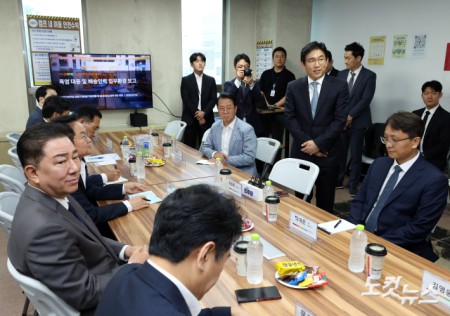 발언하는 홍용준 쿠팡로지스틱스서비스 대표이사