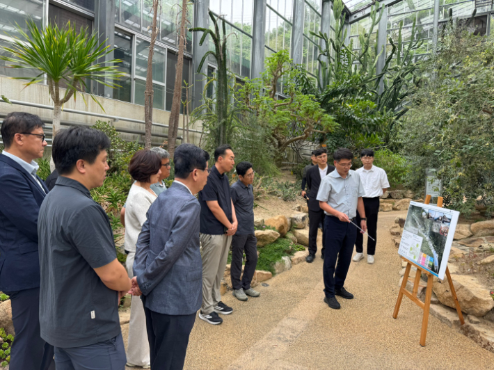 산림청이 전라남도 완도군에 조성 중인 국립난대수목원에 대한 기본설계 현장토론회를 16일 개최했다. 산림청 제공