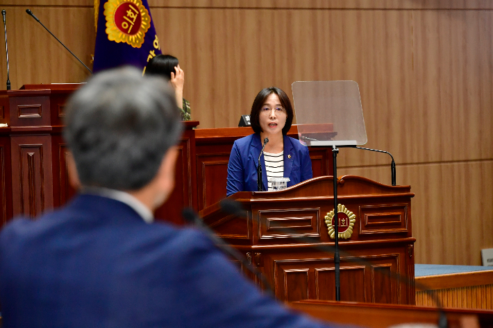 광주광역시의회 이귀순 의원(더불어민주당·광산구4)이 16일 열린 제334회 임시회 시정질문에서 광주시 행정의 전략 부재와 책임 회피를 강하게 비판했다. 광주시의회 제공