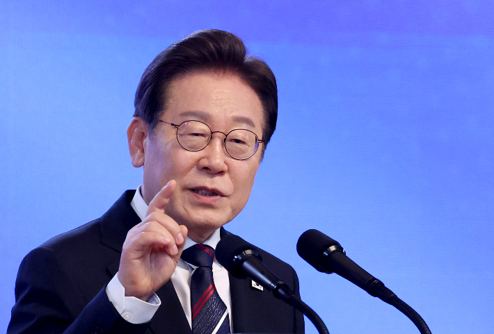李대통령 국정지지도 61.6%…'경제 회복' 호평 지속[KSOI]