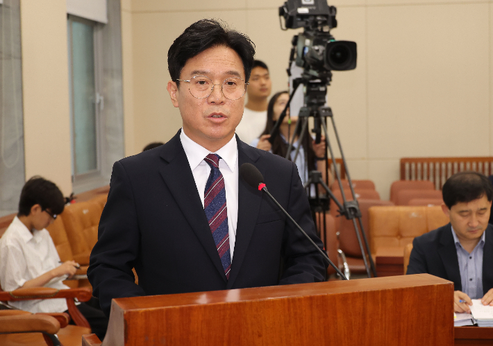 김영훈 고용노동부 장관 후보자가 지난 16일 서울 여의도 국회 환경노동위원회에서 열린 인사청문회에서 발언하는 모습. 연합뉴스