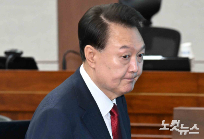 [속보]尹측 "향후 특검 공판 배제되지 않는 이상 내란재판 불출석"