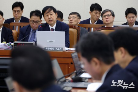 구윤철 부총리 겸 기획재정부 장관 후보자가 17일 서울 여의도 국회에서 열린 기획재정위원회 인사청문회에서 의원 질의에 답변을 하고 있다.