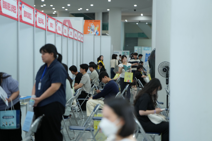 광주광역시는 '광주 청년 일경험드림' 참여 신청자를 대상으로 지난 14일부터 16일까지 사흘간 시청 1층 시민홀에서 '드림 만남의 날' 행사를 개최했다. 광주시 제공