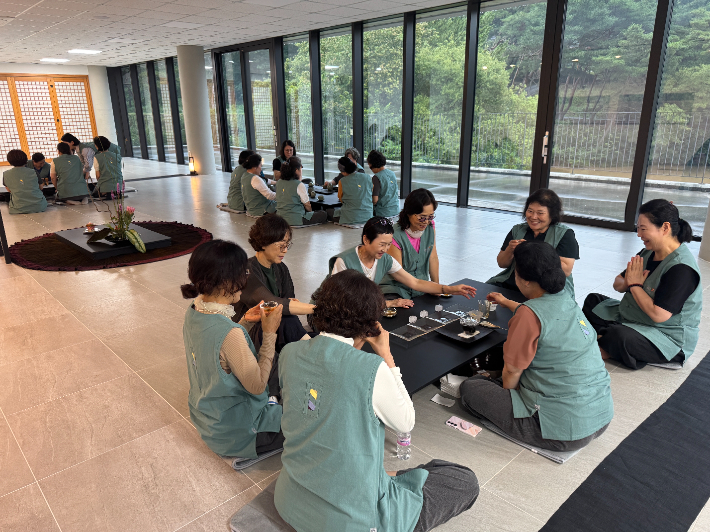 다도체험. 동국대 와이즈캠퍼스 제공