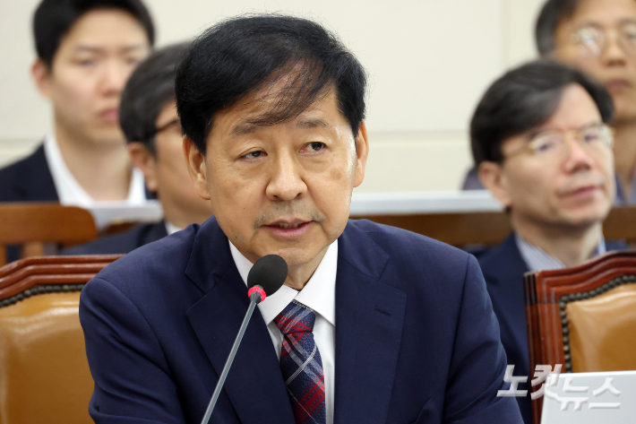 구윤철 경제부총리 겸 기획재정부 장관 후보자가 17일 서울 여의도 국회에서 열린 기획재정위원회 인사청문회에서 의원 질의에 답변을 하고 있다. 윤창원 기자