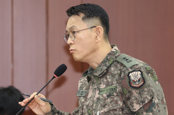 김용대 드론작전사령관이 국회 국방위원회 전체회의에서 '평양 무인기' 관련 질의에 답하고 있다. 연합뉴스