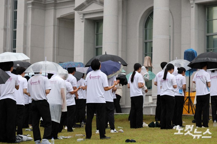 18일 오전 김건희 여사 관련 의혹을 수사하는 민중기 특별검사팀이 이른바