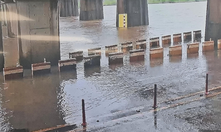 17일 오후 집중호우로 물에 잠긴 경주 유림지하차도 모습. 경주시 제공