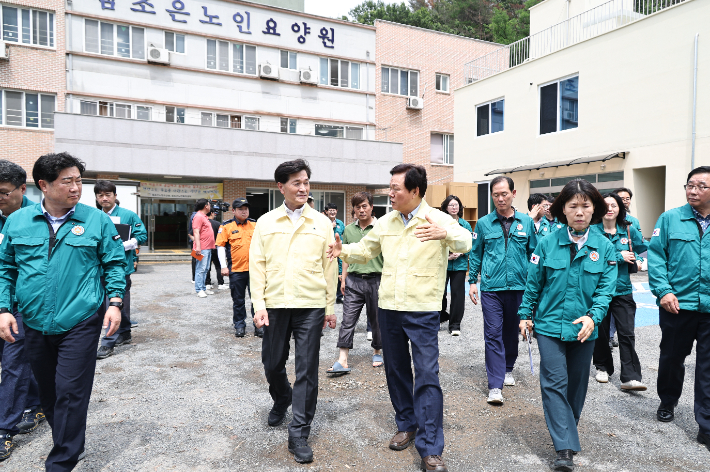 밀양시 무안면 요양원 점검. 경남도청 제공 