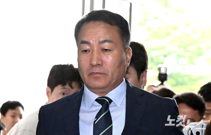 지난 2023년 7월 채상병 사고를 수사한 당시 박정훈 전 해병대 수사단장에게 수사 외압을 가한 의혹을 받는 김계환 전 해병대사령관. 류영주 기자