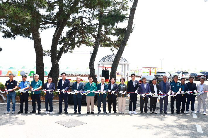 울진군이 구산해수욕장에서 개장식을 갖고 있다. 울진군 제공