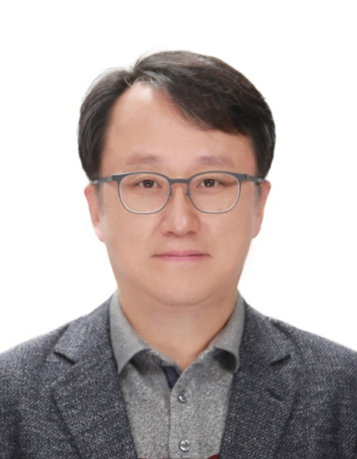 강준욱 강경발언 도마…내란옹호 이어 "지독한 빨갱이"