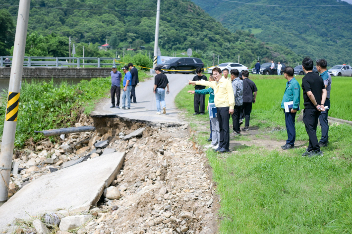 황전면 하천 석축 유실 현장. 순천시 제공