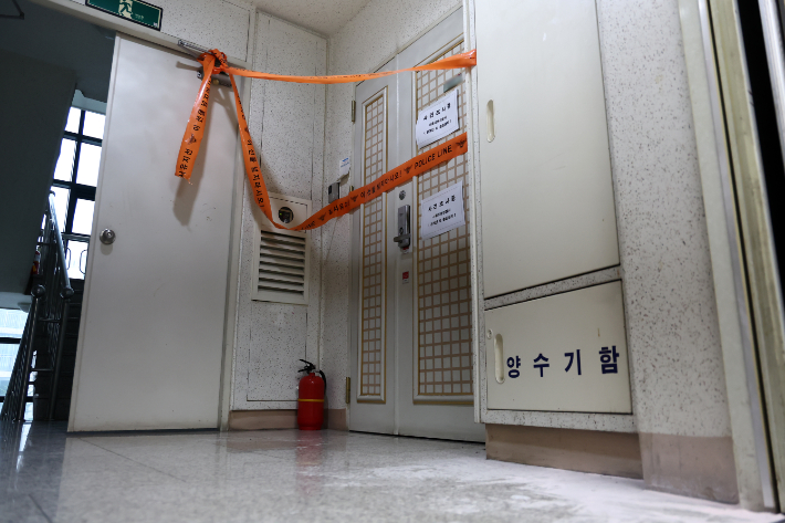 "가정불화 때문에"…아들에 총 쏜 '이유', 세부 진술은 거부