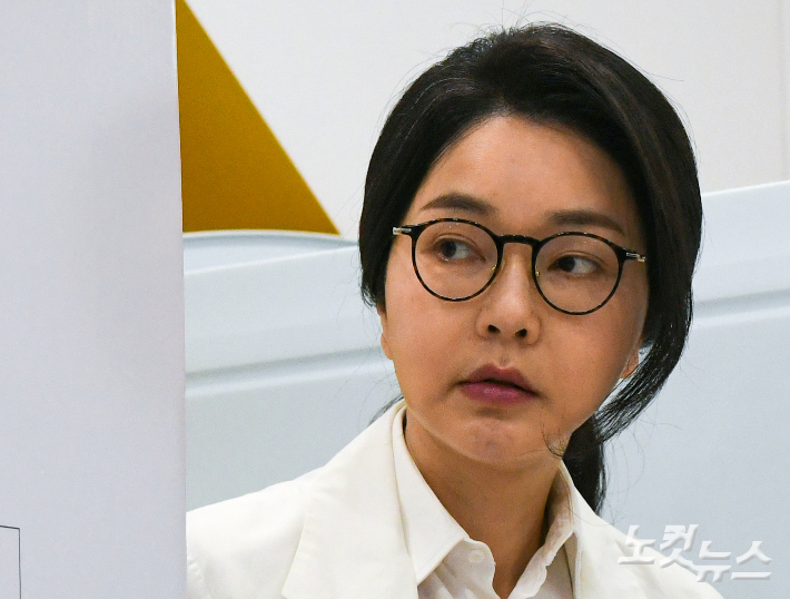국민대, '표절 석사 취소' 김건희 박사 학위 무효 처리