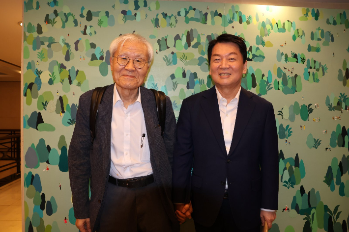안철수 만난 조갑제 "보수, 극단주의와 결별해야"