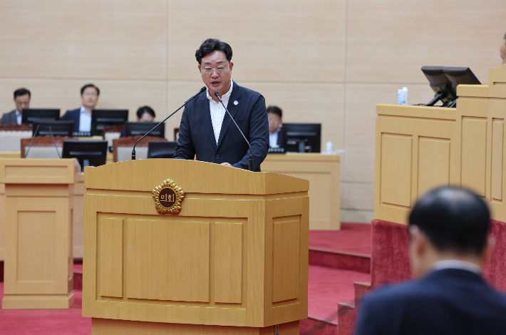 전남도의회 나광국 의원이 21일 도정질문을 벌이고 있다. 전라남도의회 제공 