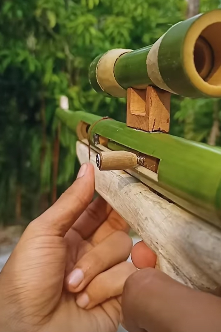 대나무통으로 만든 사제 총기. 온라인 커뮤니티 캡처