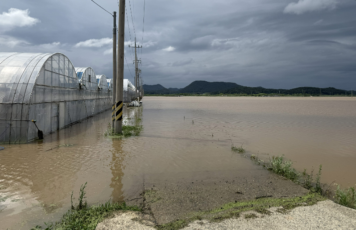 집중호우로 피해를 본 전남 나주 동강면 비닐하우스 단지. 전라남도 제공