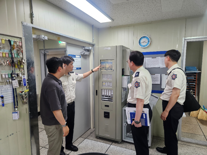 광주 동부소방서가 21일부터 이틀 동안 조선대·전남대병원 화재안전 지도방문에 나섰다. 광주 동부소방서 제공