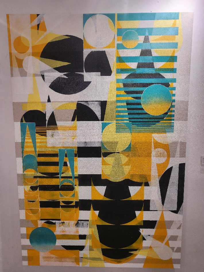 김지훈, 'Dancingline_Rusting4', 광목천에 먹과 수성 페인트, 193.5x130cm(2025). 곽인숙 기자