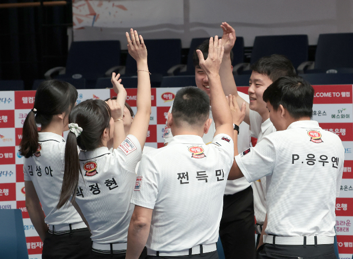 경기 전 의욕을 다지는 하림 선수들. PBA