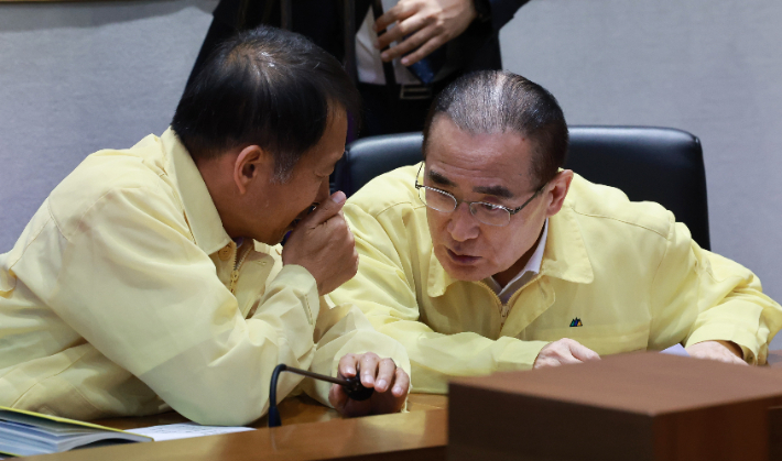 위성락 안보실장과 송기호 국정상황실장. 연합뉴스