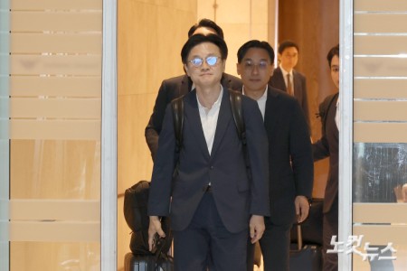 대미 통상 협상 관련 출국하는 김정관 산업통상자원부 장관