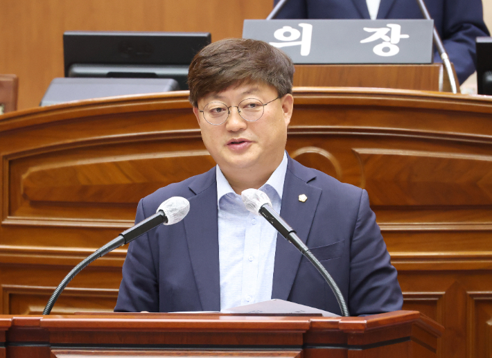 송영진 전주시의원이 23일 제421회 임시회 제3차 본회의에서 5분 자유발언을 하고 있다. 전주시의회 제공