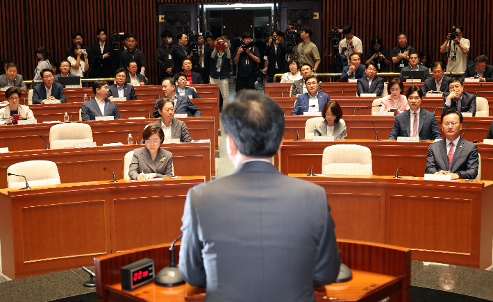 의총서 발언하는 송언석 비상대책위원장. 연합뉴스