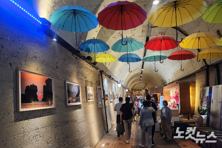 23일 경남 김해 와인동굴. 이형탁 기자