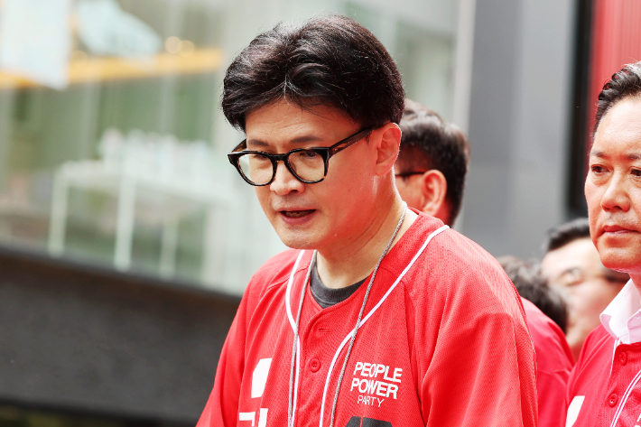 [속보]한동훈 "당대표 선거 불출마…개혁연대 마중물 될 것"