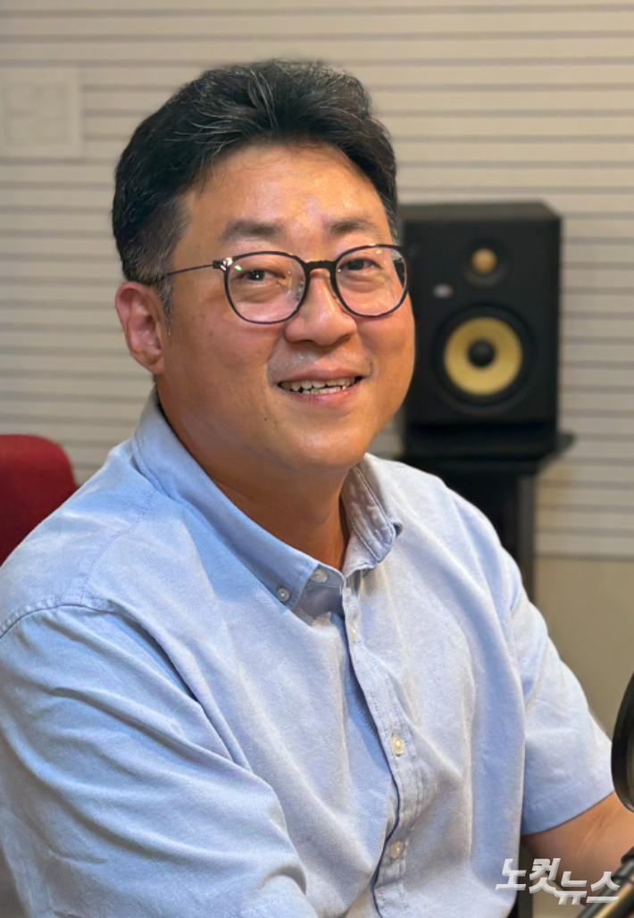 제주도 동물위생시험소 동물보호센터의 박성훈 팀장. 박혜진 아나운서