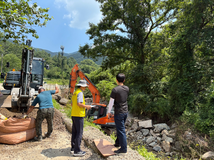 광주광역시는 최근 집중호우로 인해 피해를 입은 자치구가 특별재난지역으로 지정돼 국고지원을 받을 수 있도록 '긴급지원반'을 구성·운영하는 등 현장 지원에 나섰다. 광주시 제공