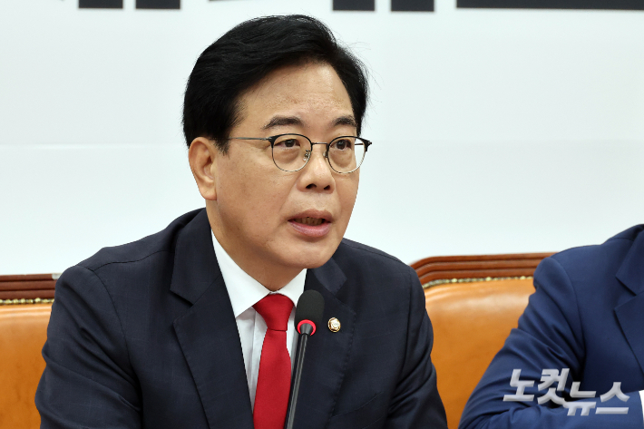 강선우 때리는 송언석에…與 "당직자 정강이 찼으면서"